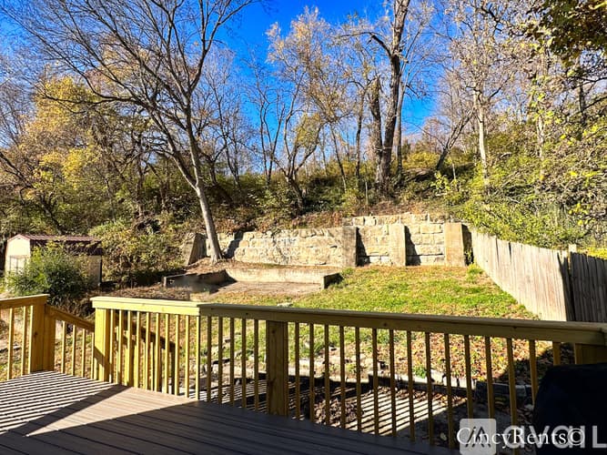 Cincinnati House: 2456 Riverside Dr