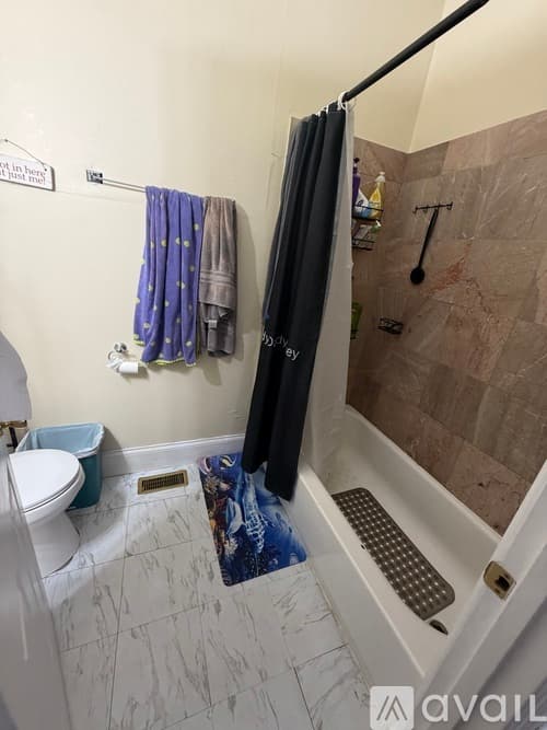 Cincinnati House: 2209 West Clifton Avenue