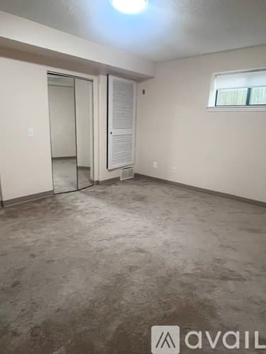 Newport Apartment: 142 Van Zandt Ave