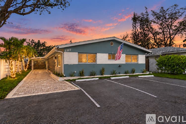 Pompano Beach Apartment: 1317 Southeast 22nd Avenue