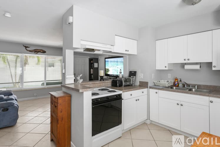 Pompano Beach Apartment: 1317 Southeast 22nd Avenue