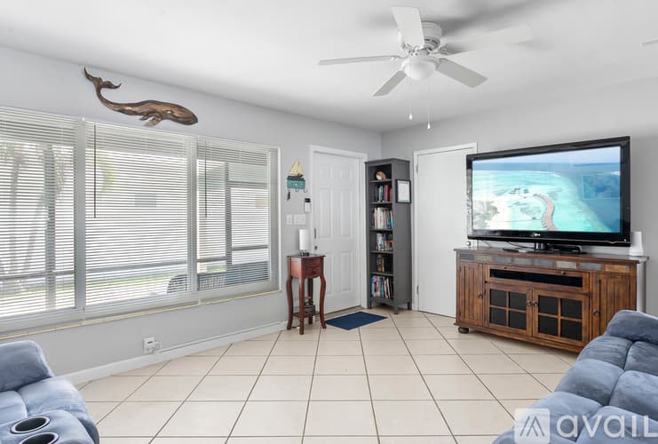 Pompano Beach Apartment: 1317 Southeast 22nd Avenue