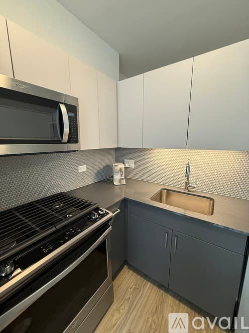 Chicago House: 720 S Wells St