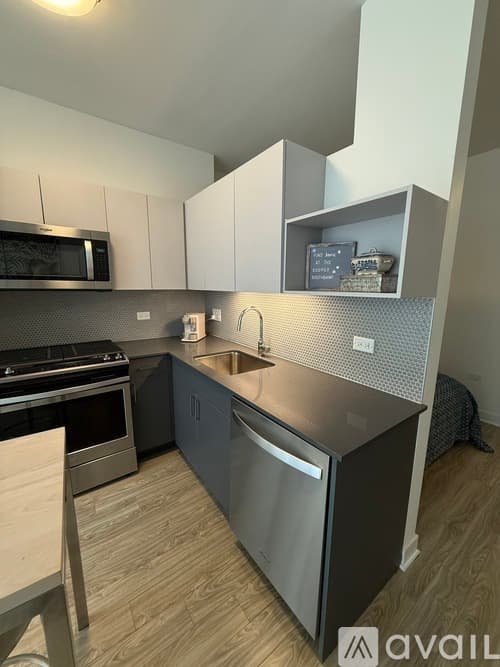 Chicago House: 720 S Wells St
