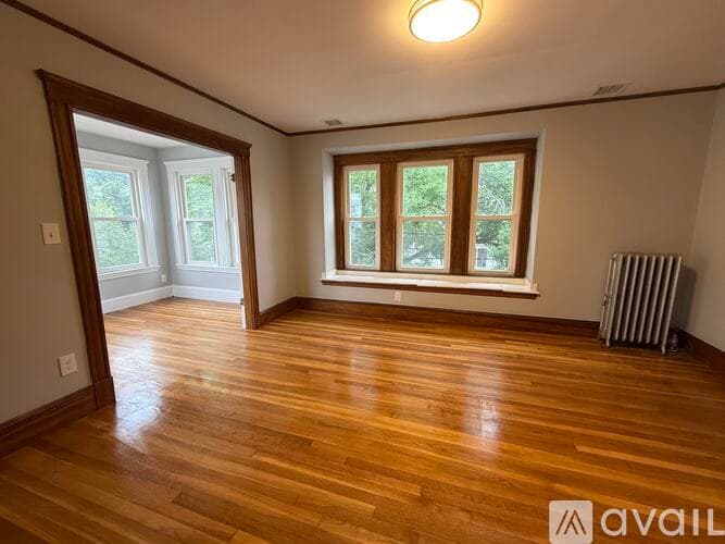 Arlington Apartment: 184 Palmer St