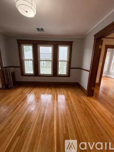 Arlington Apartment: 184 Palmer St