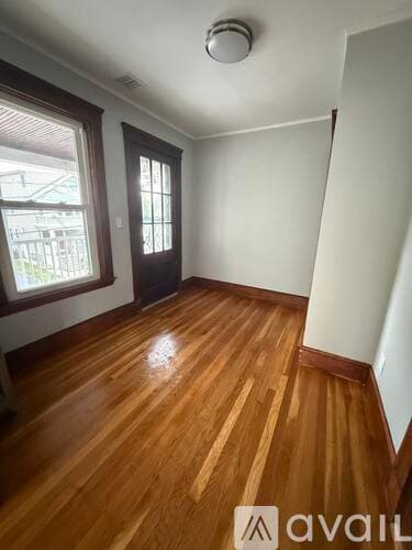 Arlington Apartment: 184 Palmer St