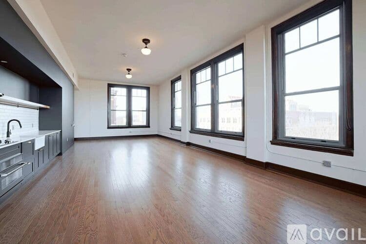 Kansas City Apartment: 315 East 39th Street