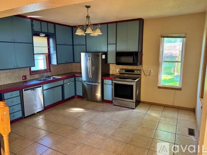 St. Cloud House: 222 19 1 2 Ave N