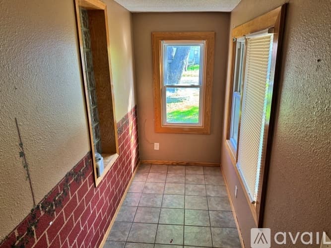 St. Cloud House: 222 19 1 2 Ave N
