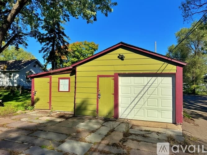 St. Cloud House: 222 19 1 2 Ave N