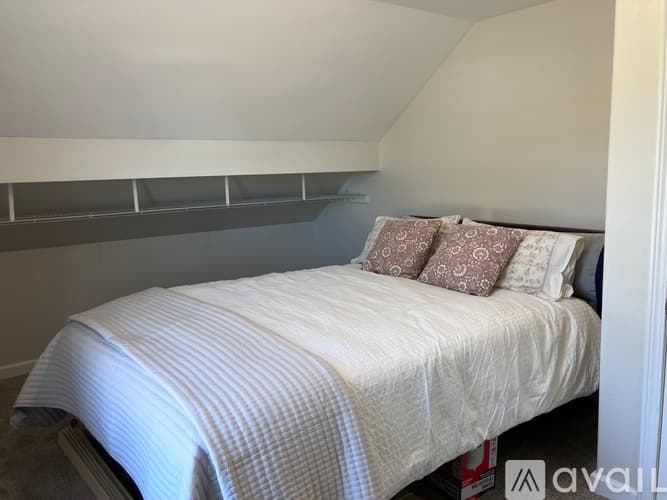 Tacoma House: 612 South 84th Street