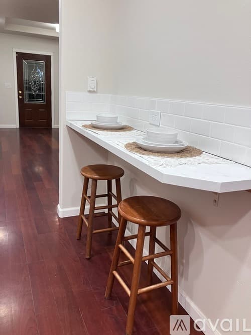 Tacoma House: 612 South 84th Street