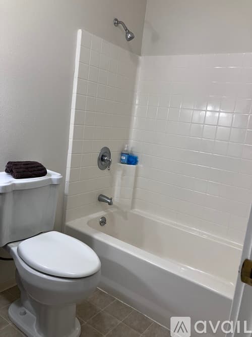 Tacoma House: 612 South 84th Street