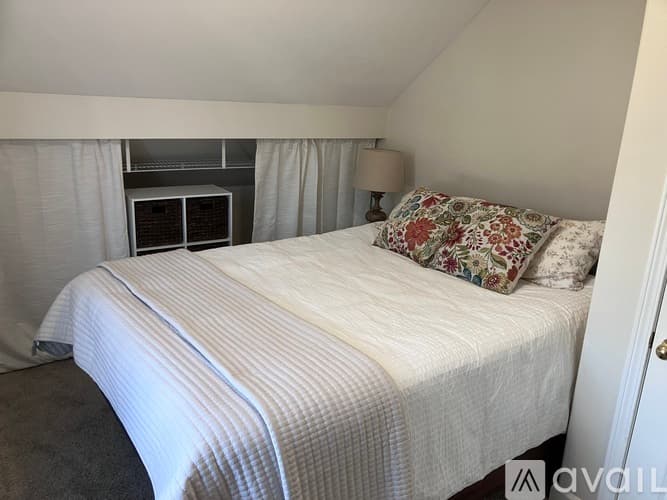 Tacoma House: 612 South 84th Street