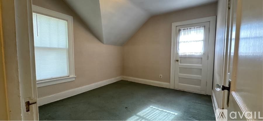 Dassel House: 340 Parker Ave E