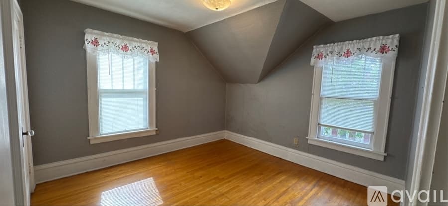 Dassel House: 340 Parker Ave E