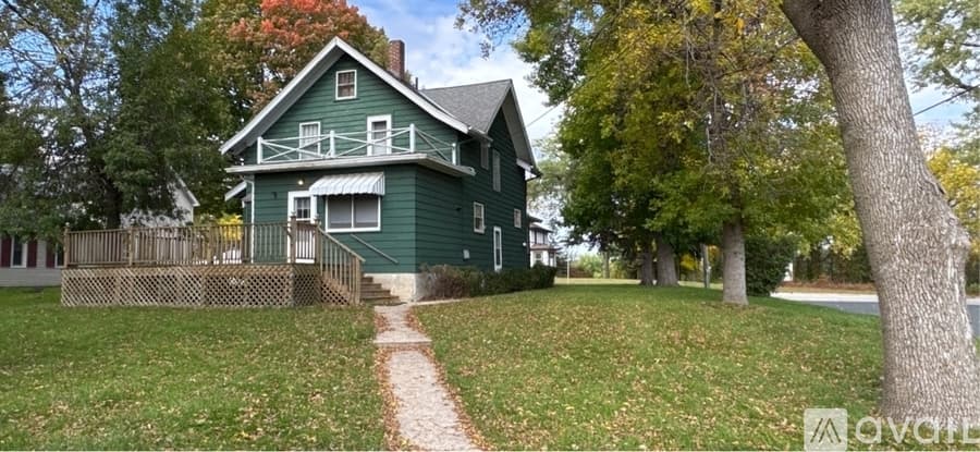 Dassel House: 340 Parker Ave E