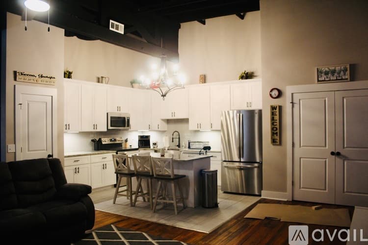Toccoa Apartment: 26 Doyle Street