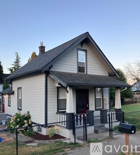 Tacoma House: 612 South 84th Street