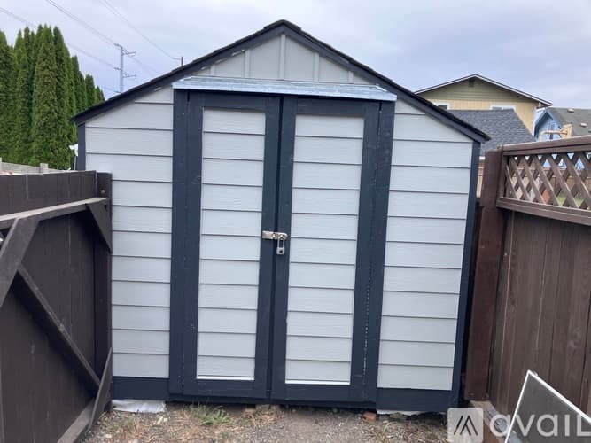 Tacoma House: 612 South 84th Street
