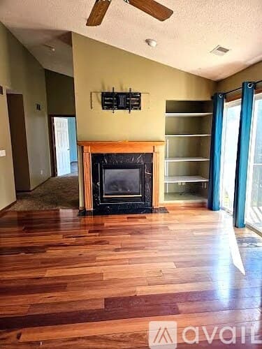 Shakopee House: 7507 Derby Ln