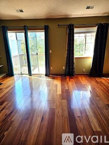 Shakopee House: 7507 Derby Ln