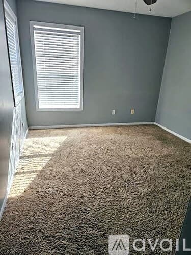 Shakopee House: 7507 Derby Ln