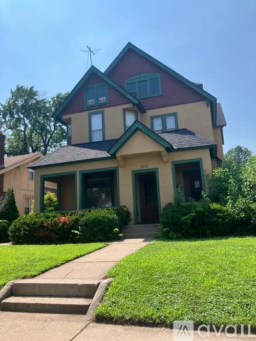 Minneapolis House: 3212 1st Ave S 2