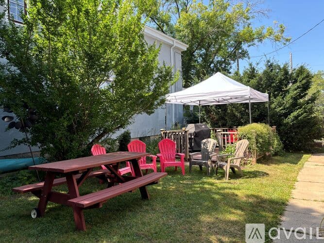 Madison Apartment: 939 Jenifer St
