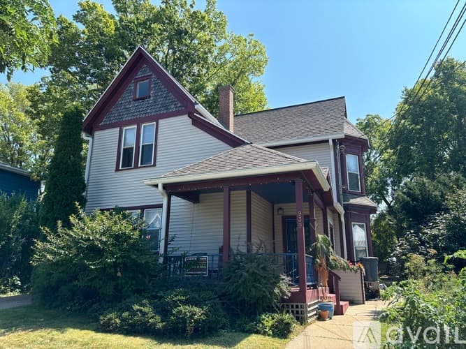 Madison Apartment: 939 Jenifer St