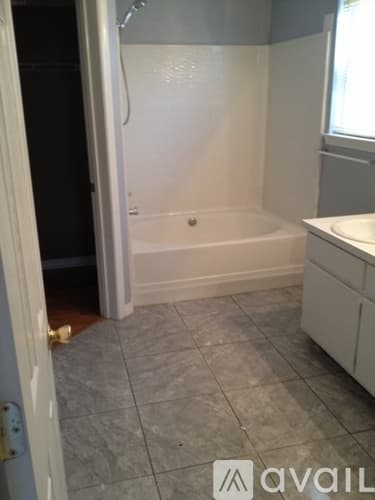 Mary Esther House: 434 Bridgewater Ct