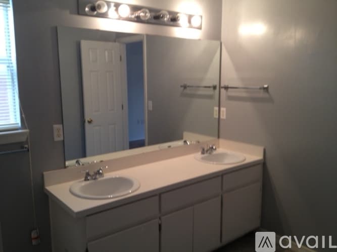 Mary Esther House: 434 Bridgewater Ct