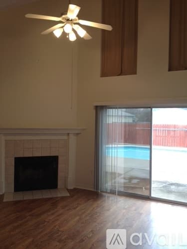 Mary Esther House: 434 Bridgewater Ct