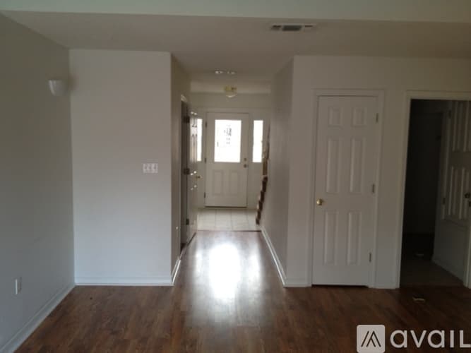 Mary Esther House: 434 Bridgewater Ct