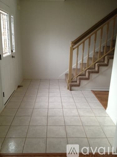 Mary Esther House: 434 Bridgewater Ct