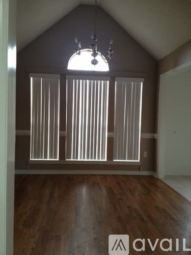 Mary Esther House: 434 Bridgewater Ct