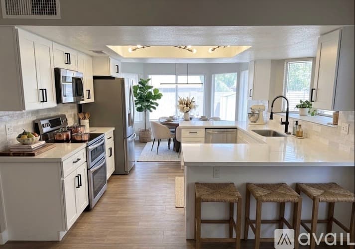 Peoria House: 8013 W Corrine Dr