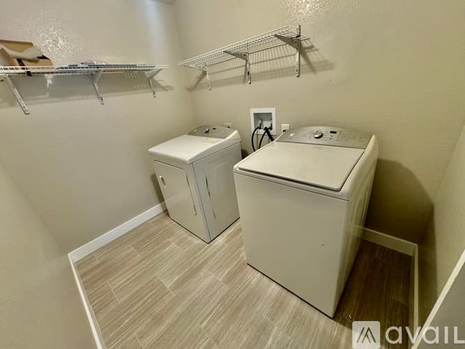Peoria House: 8013 W Corrine Dr