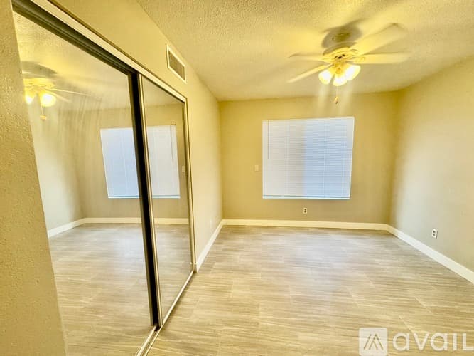 Peoria House: 8013 W Corrine Dr