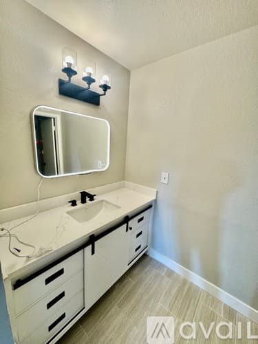 Peoria House: 8013 W Corrine Dr