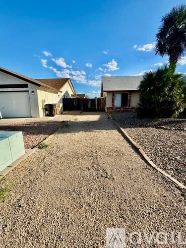 Peoria House: 8013 W Corrine Dr