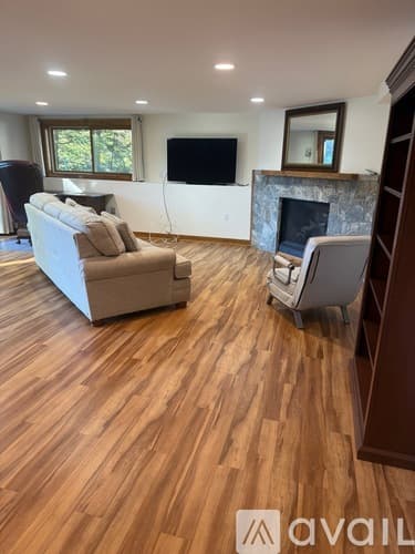 Fairfield Apartment: 94 Samp Mortar Drive