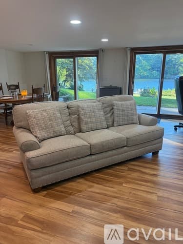 Fairfield Apartment: 94 Samp Mortar Drive