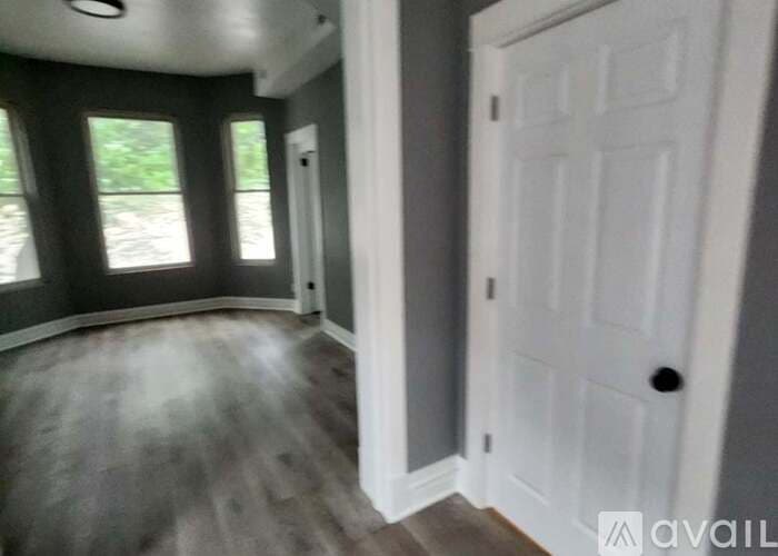 Chicago Apartment: 7525 South Normal Avenue