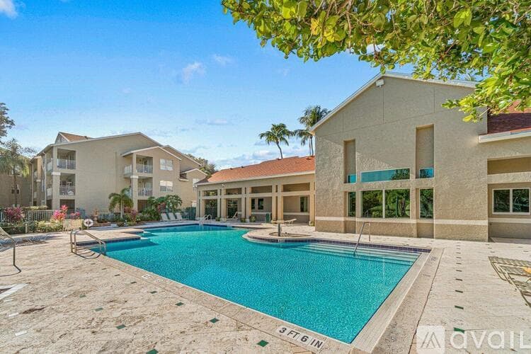Delray Beach Apartment: 1760 Palm Cove Blvd