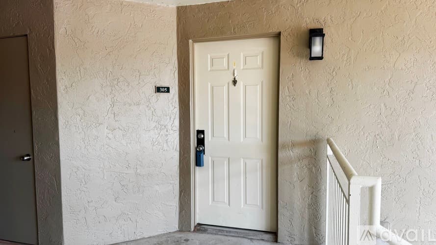 Delray Beach Apartment: 1760 Palm Cove Blvd