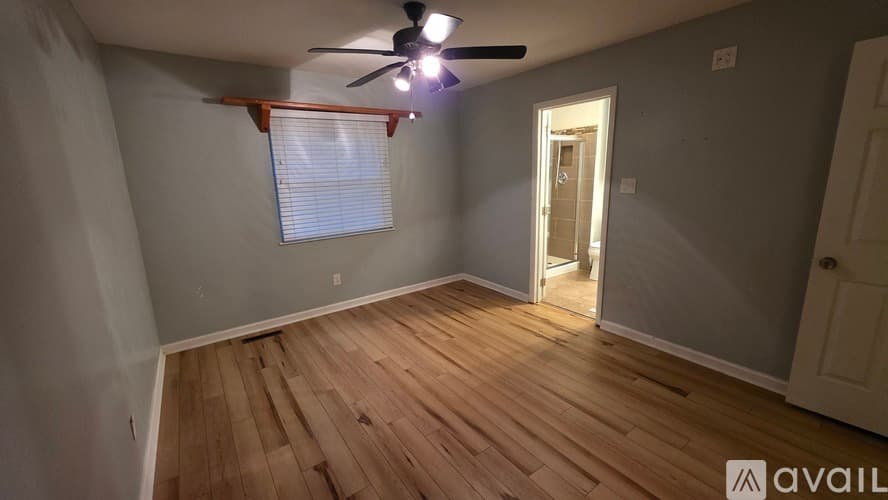 Taylors House: 8 Mountain Chase Dr