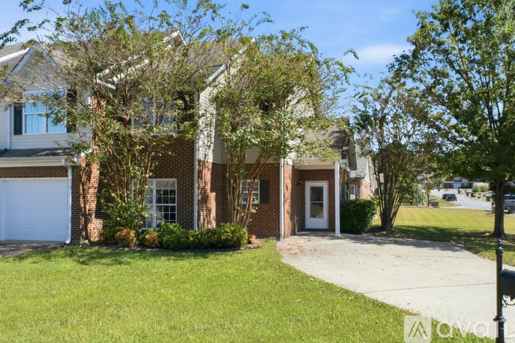 Moody Townhome: 2033 Queens Ct