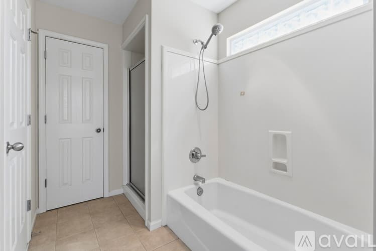 Moody Townhome: 2033 Queens Ct